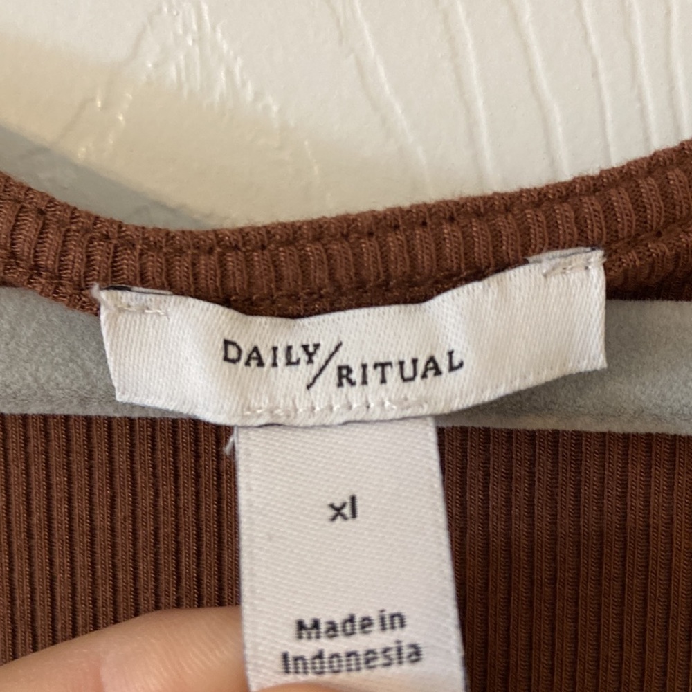 DAILY RITUAL BODY SHAPE DRESS SIZE XL BRAND NEW COLOR BROWN VERY SOFT - Picture 2 of 16